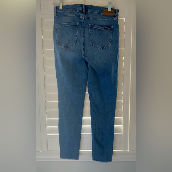 2/$40 Calvin Klein Cropped Skinny Jeans - Picture 4 of 4